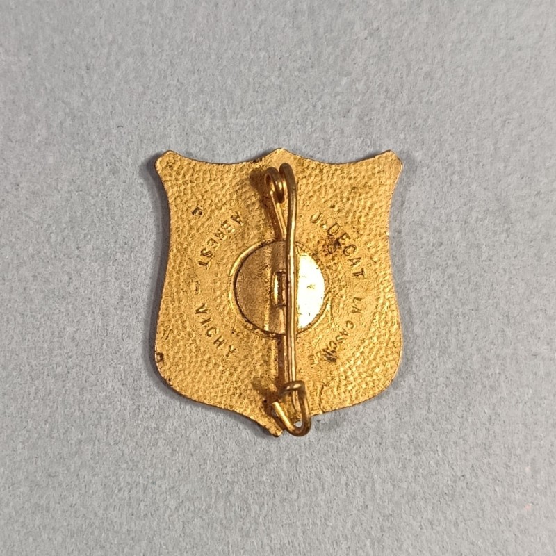 INSIGNE DES CHANTIERS DE JEUNESSE N° 1 GROUPEMENT MARECHAL PETAIN 1940 1944 GVT DE VICHY FABRICATION J. DECAT